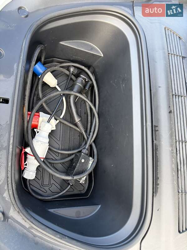 Внедорожник / Кроссовер Tesla Model Y 2023 в Ужгороде фото 28 Внедорожник / Кроссовер Tesla Model Y 2023 в Ужгороде