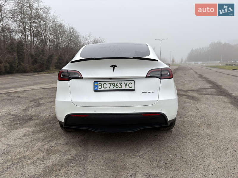 Позашляховик / Кросовер Tesla Model Y 2021 в Львові