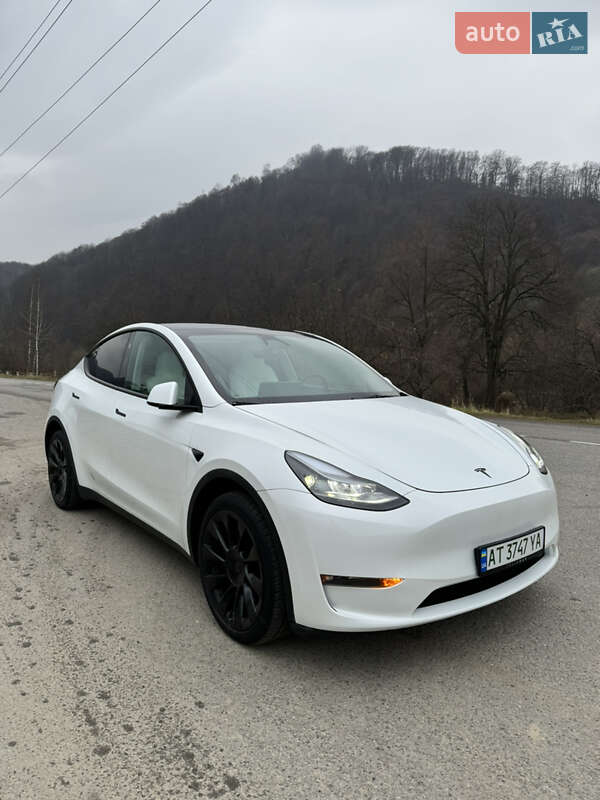 Внедорожник / Кроссовер Tesla Model Y 2024 в Ивано-Франковске