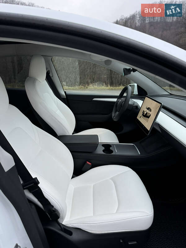 Внедорожник / Кроссовер Tesla Model Y 2024 в Ивано-Франковске