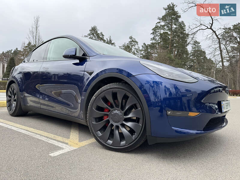 Внедорожник / Кроссовер Tesla Model Y 2023 в Киеве