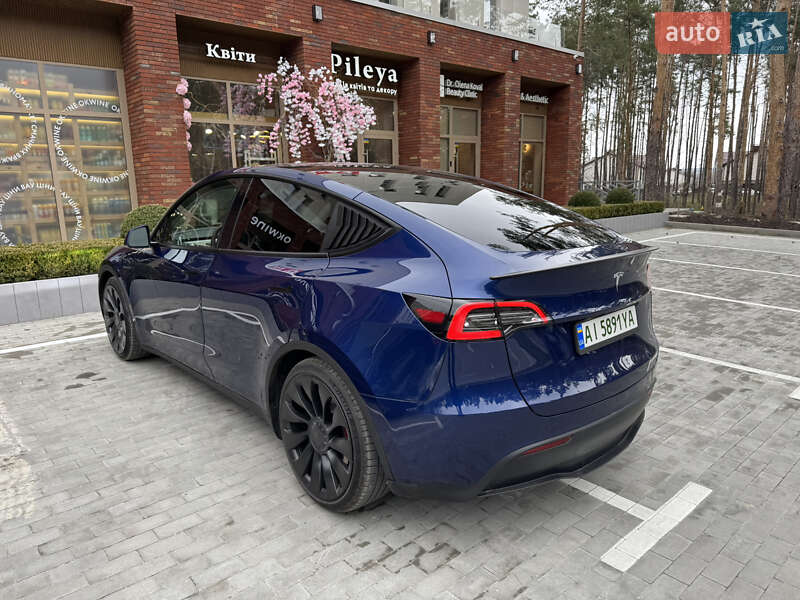 Внедорожник / Кроссовер Tesla Model Y 2023 в Киеве