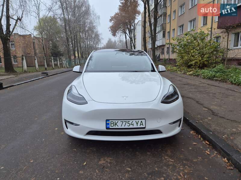 Внедорожник / Кроссовер Tesla Model Y 2023 в Ровно