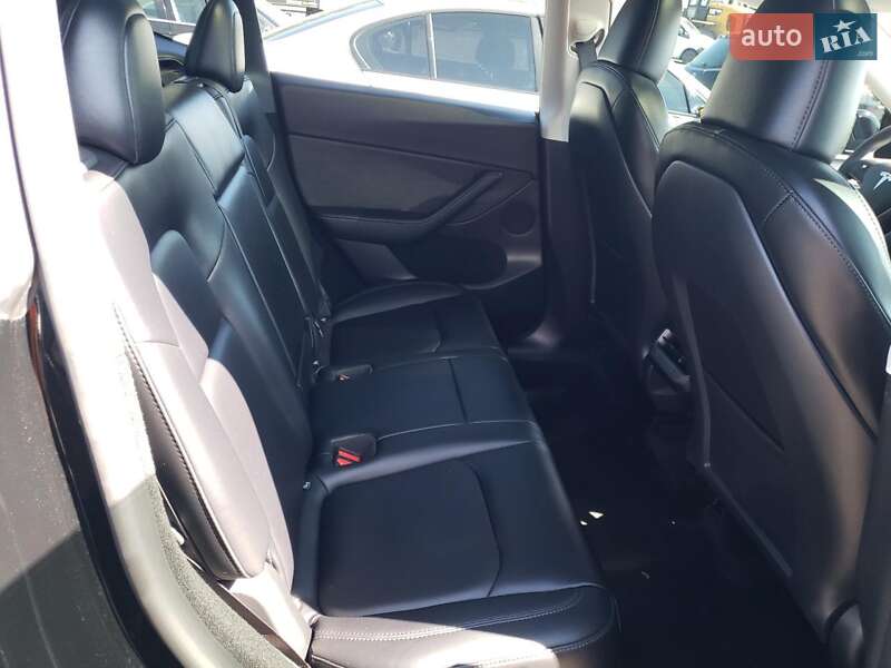 Внедорожник / Кроссовер Tesla Model Y 2023 в Львове