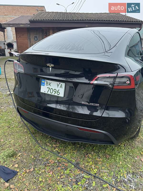 Позашляховик / Кросовер Tesla Model Y 2022 в Рівному фото 5 Позашляховик / Кросовер Tesla Model Y 2022 в Рівному