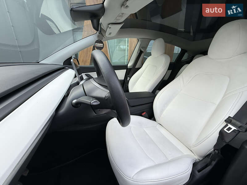 Внедорожник / Кроссовер Tesla Model Y 2021 в Луцке