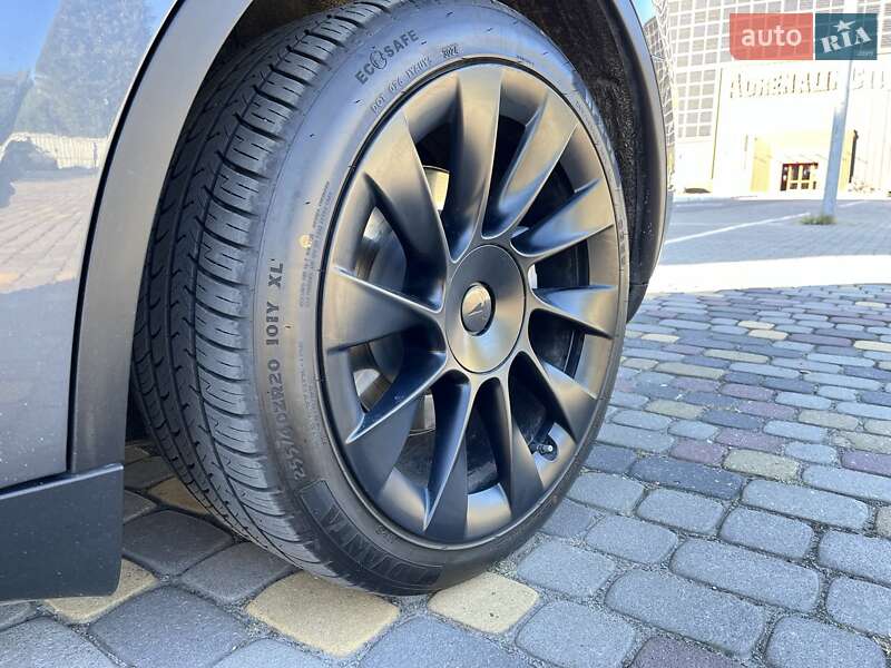 Внедорожник / Кроссовер Tesla Model Y 2023 в Луцке