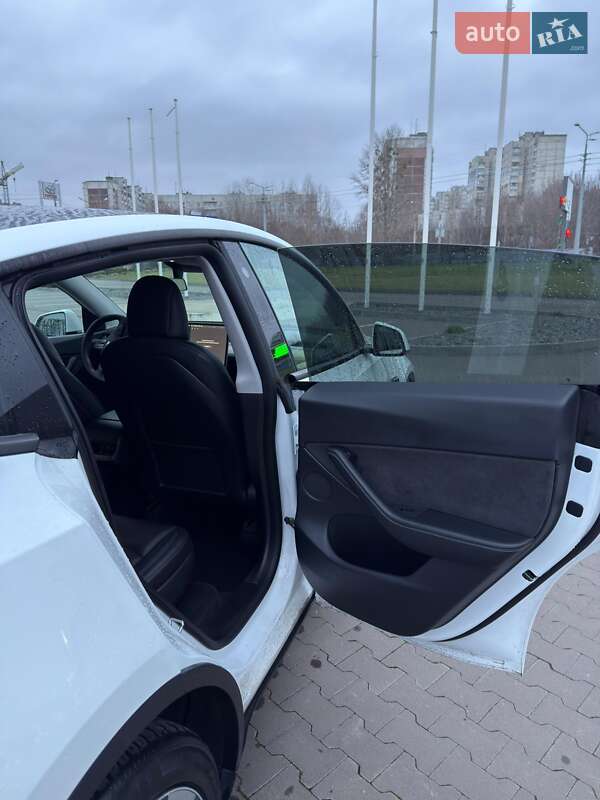 Внедорожник / Кроссовер Tesla Model Y 2021 в Харькове