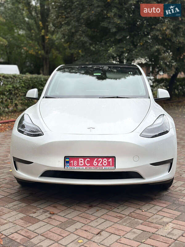 Внедорожник / Кроссовер Tesla Model Y 2023 в Киеве
