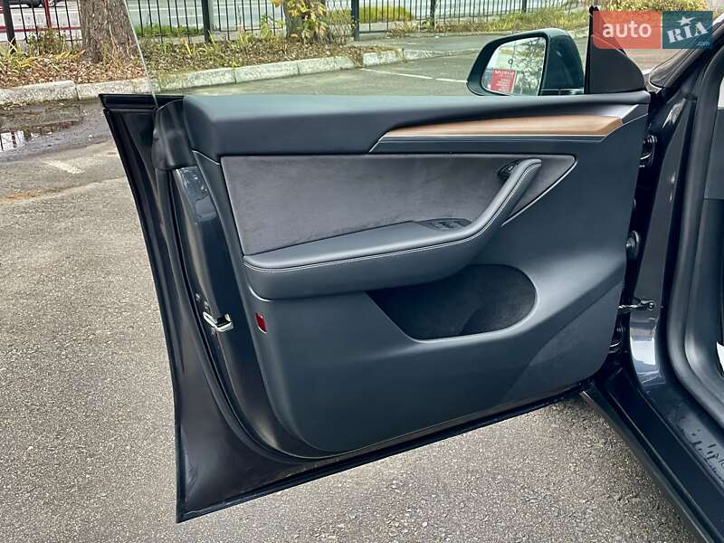 Внедорожник / Кроссовер Tesla Model Y 2024 в Киеве фото 14 Внедорожник / Кроссовер Tesla Model Y 2024 в Киеве