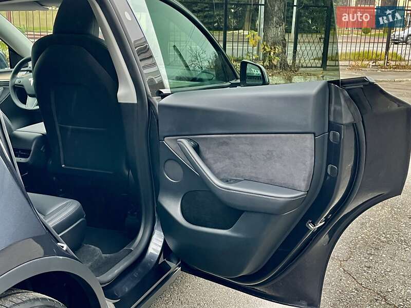 Внедорожник / Кроссовер Tesla Model Y 2024 в Киеве фото 24 Внедорожник / Кроссовер Tesla Model Y 2024 в Киеве
