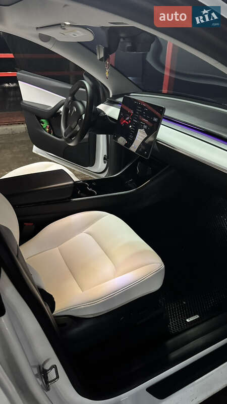Внедорожник / Кроссовер Tesla Model Y 2020 в Луцке