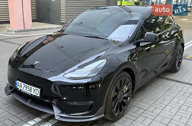 Внедорожник / Кроссовер Tesla Model Y 2023 в Киеве