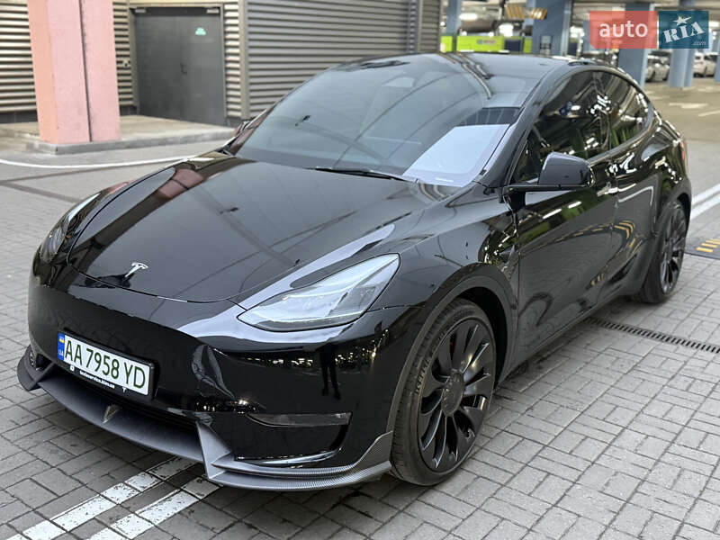 Внедорожник / Кроссовер Tesla Model Y 2023 в Киеве