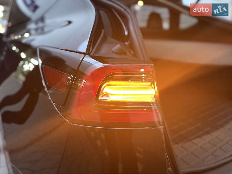 Внедорожник / Кроссовер Tesla Model Y 2023 в Киеве