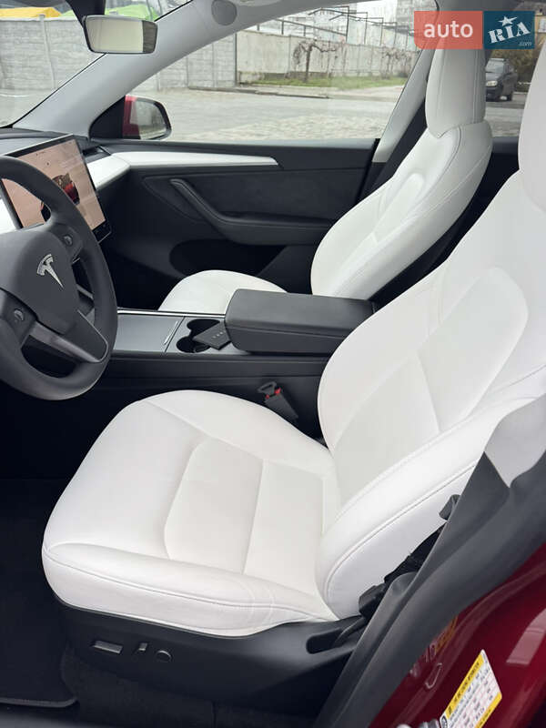 Внедорожник / Кроссовер Tesla Model Y 2024 в Запорожье