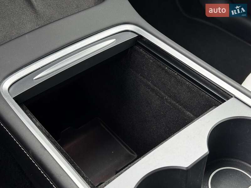 Позашляховик / Кросовер Tesla Model Y 2023 в Харкові