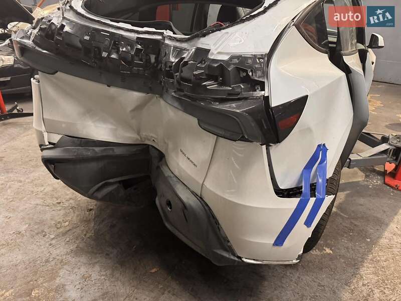 Внедорожник / Кроссовер Tesla Model Y 2025 в Киеве