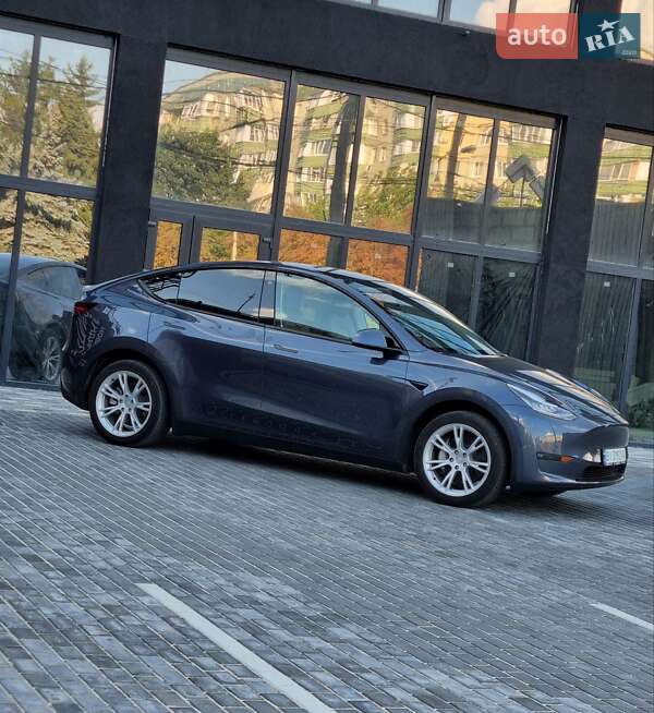 Позашляховик / Кросовер Tesla Model Y 2023 в Полтаві
