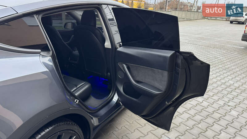 Внедорожник / Кроссовер Tesla Model Y 2021 в Луцке