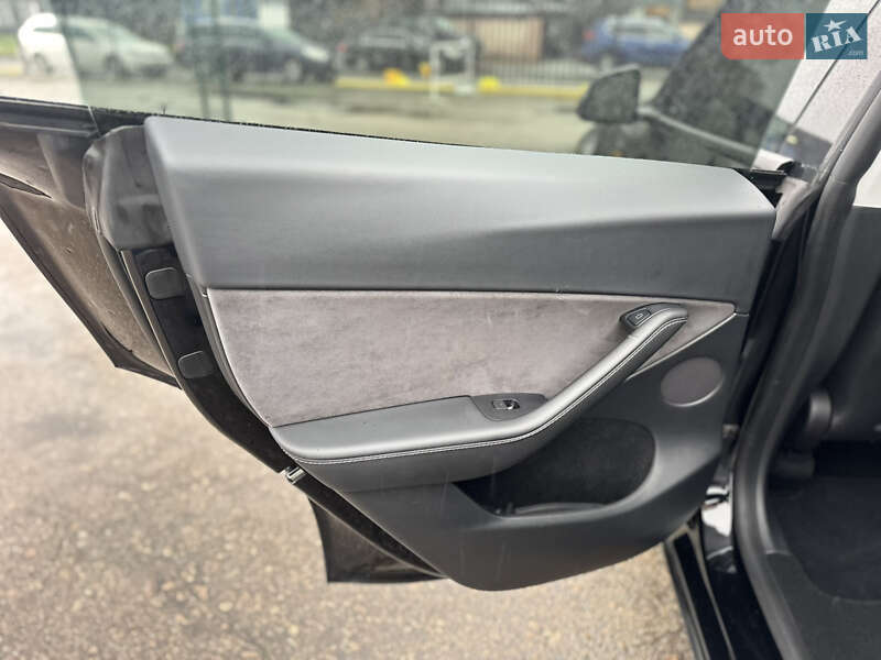 Внедорожник / Кроссовер Tesla Model Y 2022 в Киеве фото 17 Внедорожник / Кроссовер Tesla Model Y 2022 в Киеве