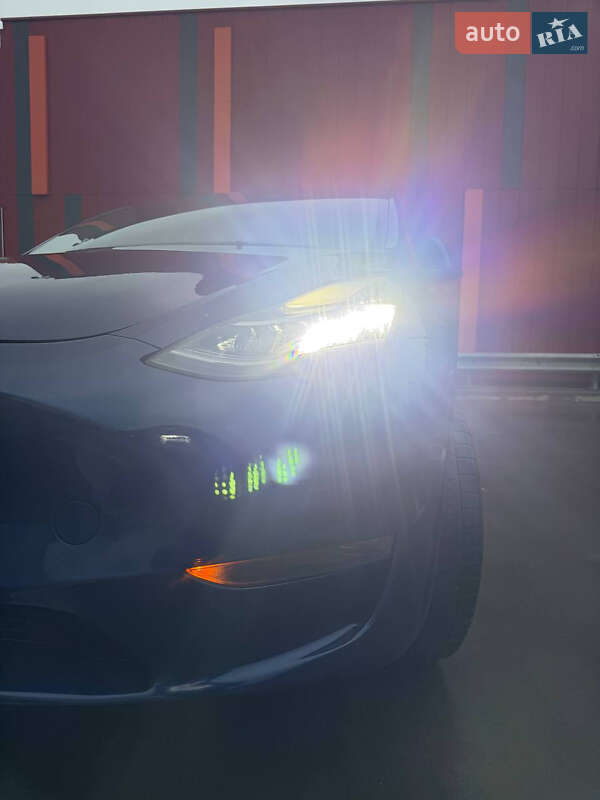 Внедорожник / Кроссовер Tesla Model Y 2022 в Киеве