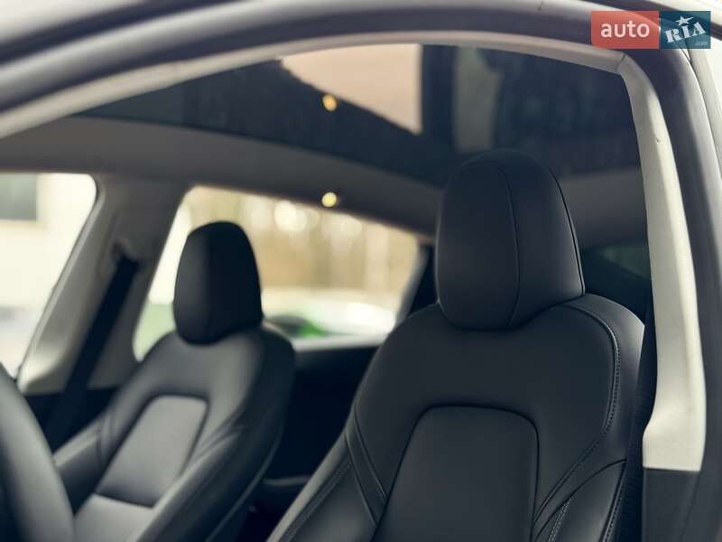 Позашляховик / Кросовер Tesla Model Y 2024 в Києві