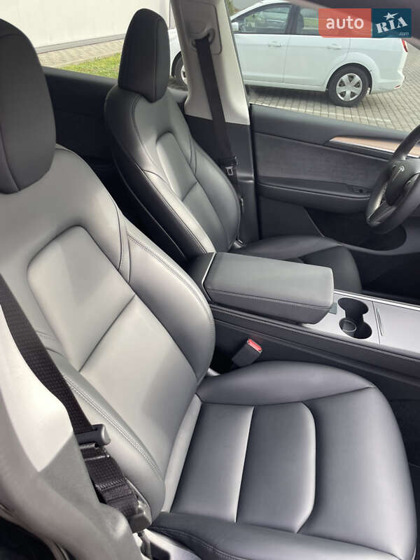 Внедорожник / Кроссовер Tesla Model Y 2022 в Ивано-Франковске