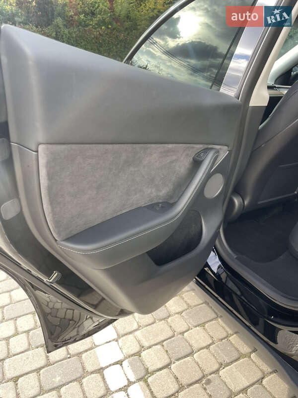 Внедорожник / Кроссовер Tesla Model Y 2022 в Ивано-Франковске