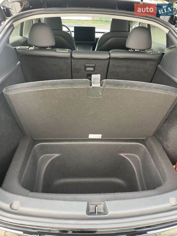 Внедорожник / Кроссовер Tesla Model Y 2022 в Ивано-Франковске