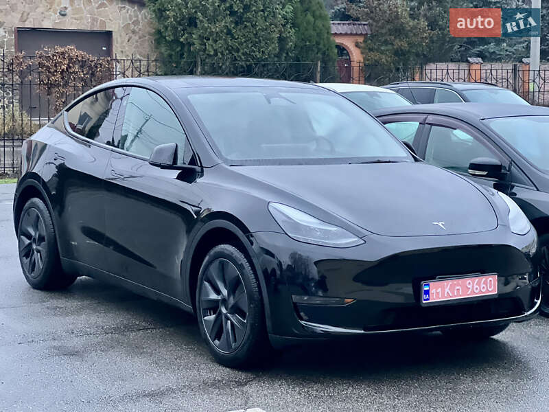 Внедорожник / Кроссовер Tesla Model Y 2024 в Киеве