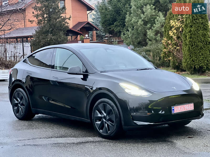 Внедорожник / Кроссовер Tesla Model Y 2024 в Киеве