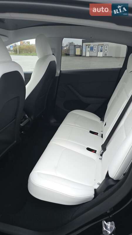 Позашляховик / Кросовер Tesla Model Y 2024 в Львові