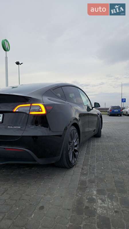 Позашляховик / Кросовер Tesla Model Y 2024 в Львові