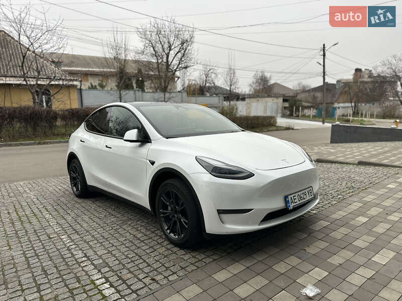 Позашляховик / Кросовер Tesla Model Y 2024 в Дніпрі