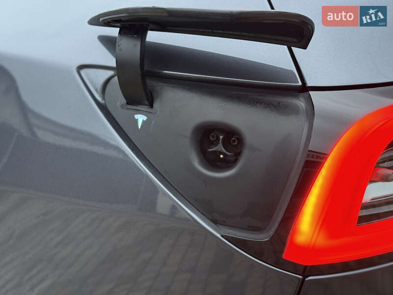 Внедорожник / Кроссовер Tesla Model Y 2023 в Тернополе