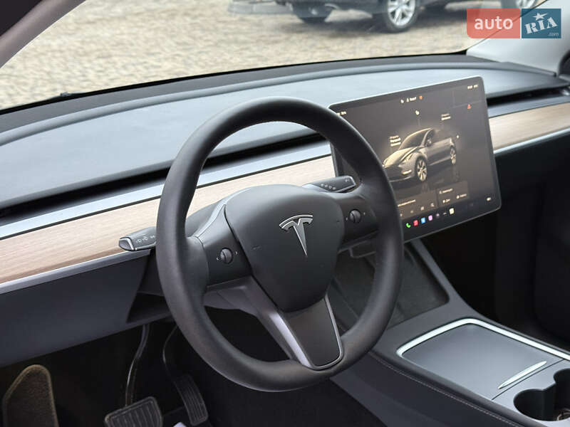 Внедорожник / Кроссовер Tesla Model Y 2023 в Тернополе