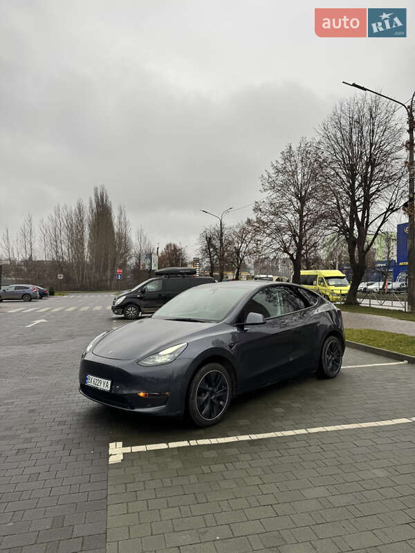 Tesla Model Y 2023 Tesla Model Y 2023