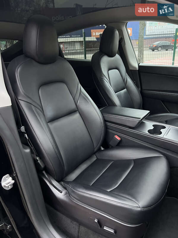 Внедорожник / Кроссовер Tesla Model Y 2022 в Киеве