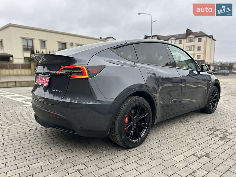 Внедорожник / Кроссовер Tesla Model Y 2023 в Ровно