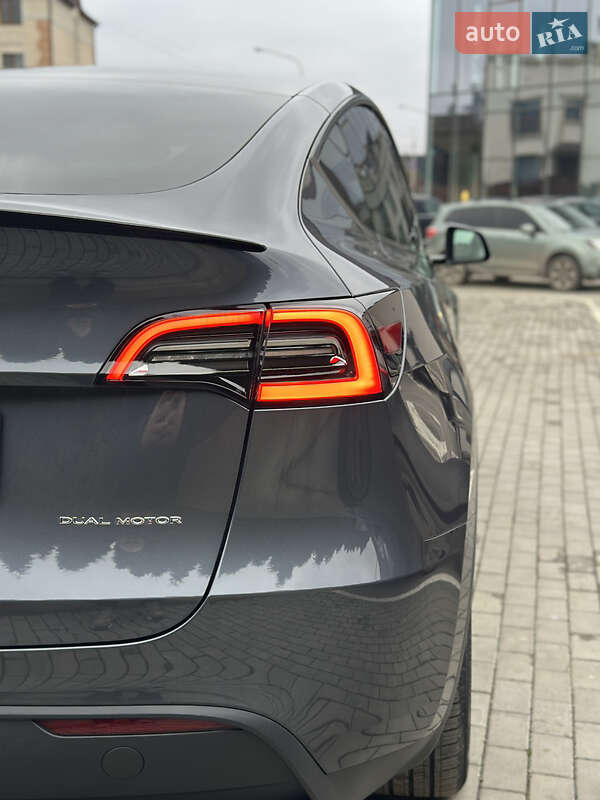 Внедорожник / Кроссовер Tesla Model Y 2023 в Ровно
