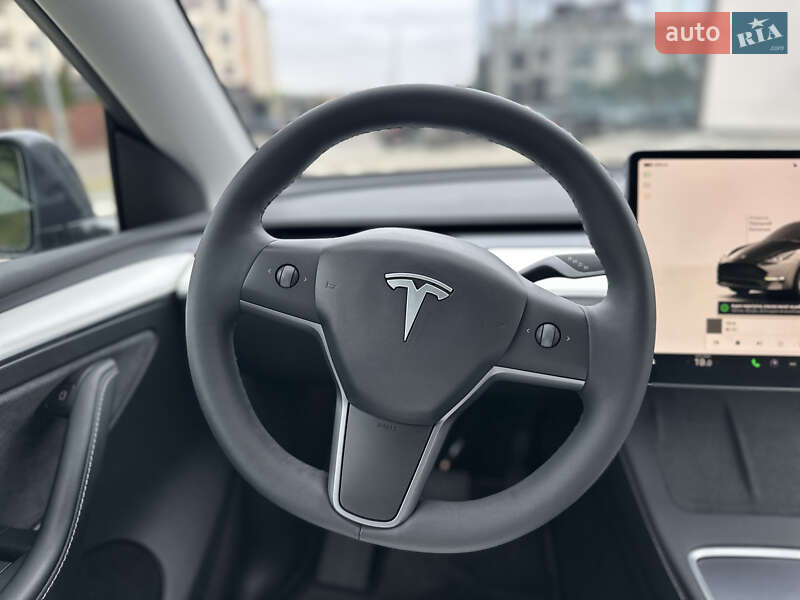 Внедорожник / Кроссовер Tesla Model Y 2023 в Ровно