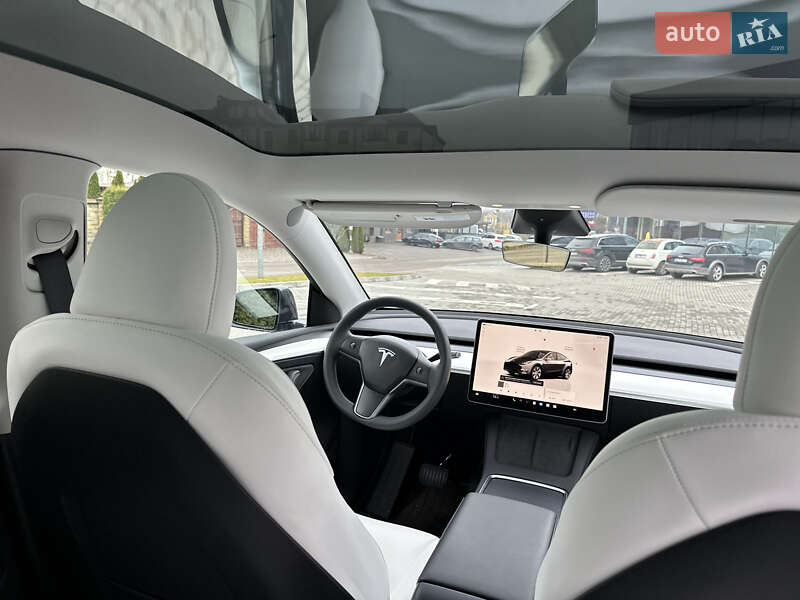 Внедорожник / Кроссовер Tesla Model Y 2023 в Ровно