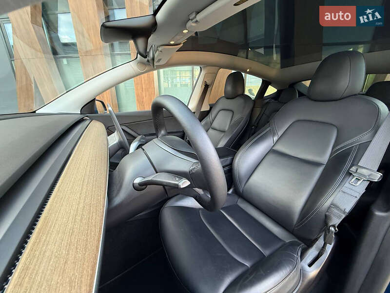 Внедорожник / Кроссовер Tesla Model Y 2021 в Луцке