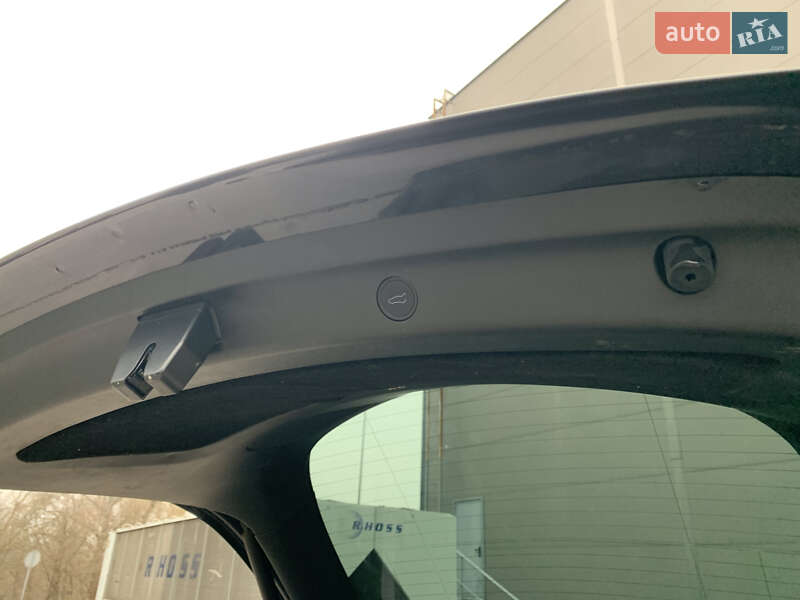 Внедорожник / Кроссовер Tesla Model Y 2024 в Киеве