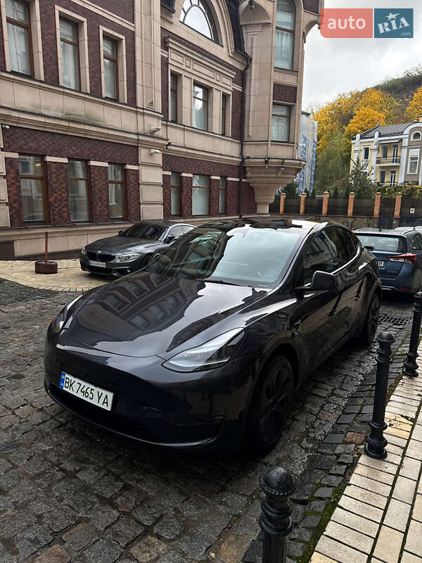 Tesla Model Y 2024 Tesla Model Y 2024