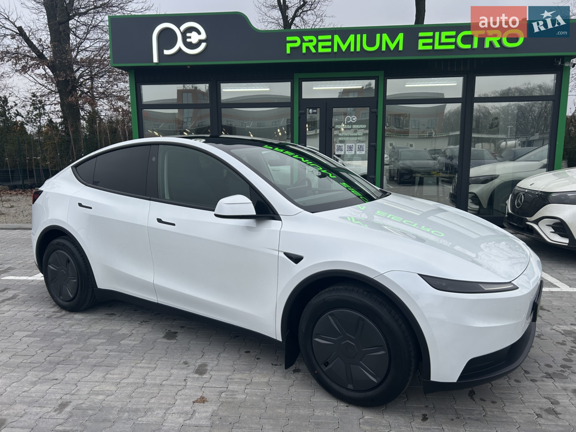 2025 Tesla Model Y - мініатюра 2