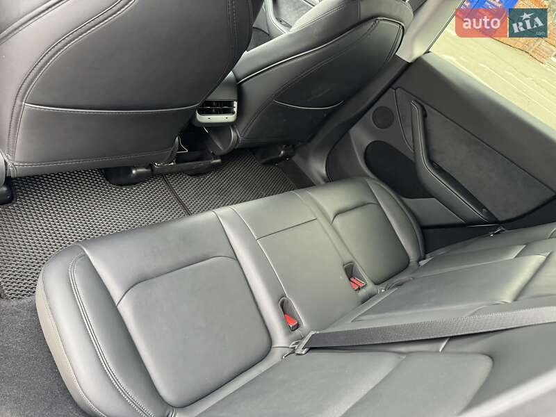 Внедорожник / Кроссовер Tesla Model Y 2022 в Киеве