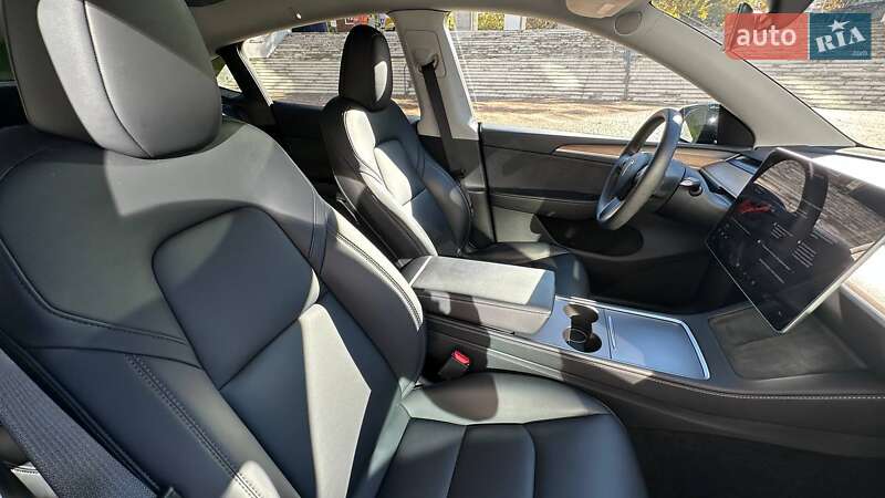 Внедорожник / Кроссовер Tesla Model Y 2024 в Одессе