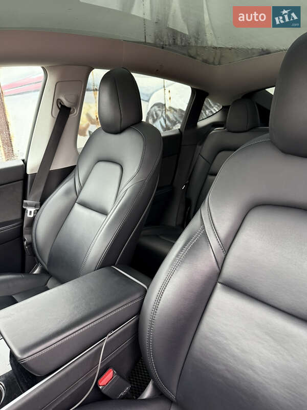 Внедорожник / Кроссовер Tesla Model Y 2020 в Киеве